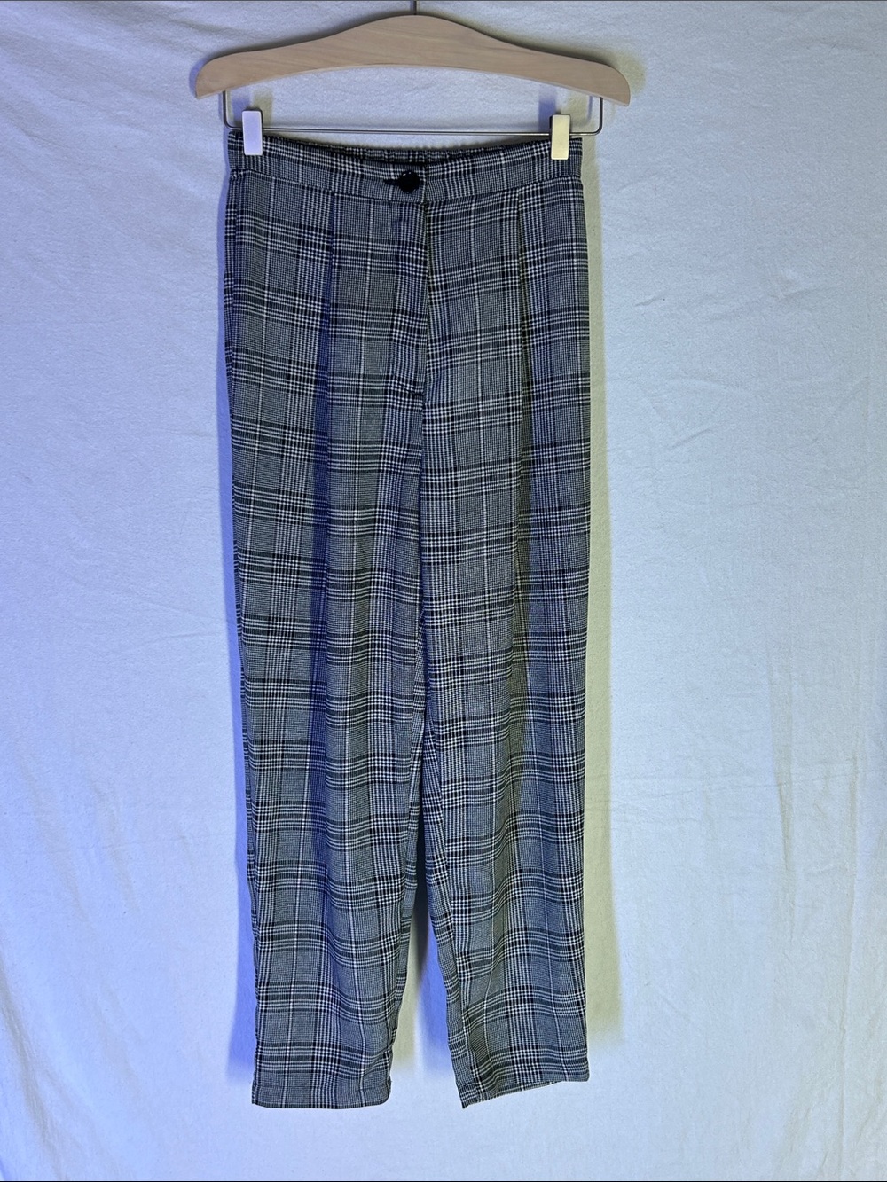 Divided Women's Gray and Black Plaid Straight-Leg Pants